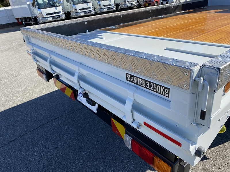 キャンター　ワイド超ロング　タダノ4段　ＨＩジャッキ　積載3,250ｋg|中古トラックの販売・買取・査定のアイナビ