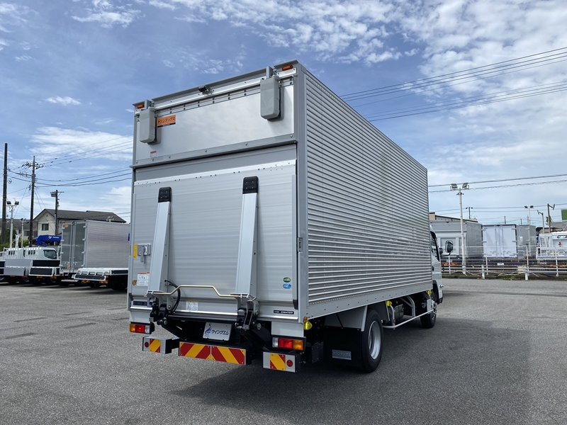 キャンター　ワイド超ロング　高床　ラッシング2段　サイドドア　跳上ゲート付　積載3,500kg|中古トラックの販売・買取・査定のアイナビ