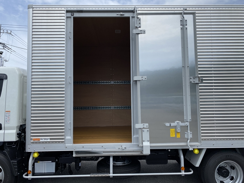 キャンター　ワイド超ロング　高床　ラッシング2段　サイドドア　跳上ゲート付　積載3,500kg|中古トラックの販売・買取・査定のアイナビ