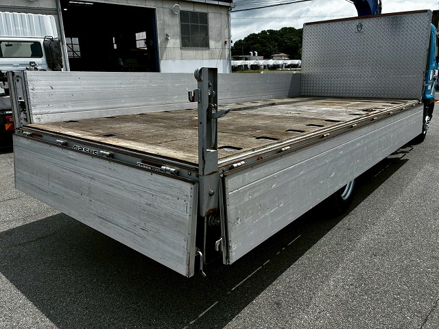 フルキャブ フックイン 5500標準幅 240馬力 6速 MT 4t 8t|中古トラックの販売・買取・査定のアイナビ