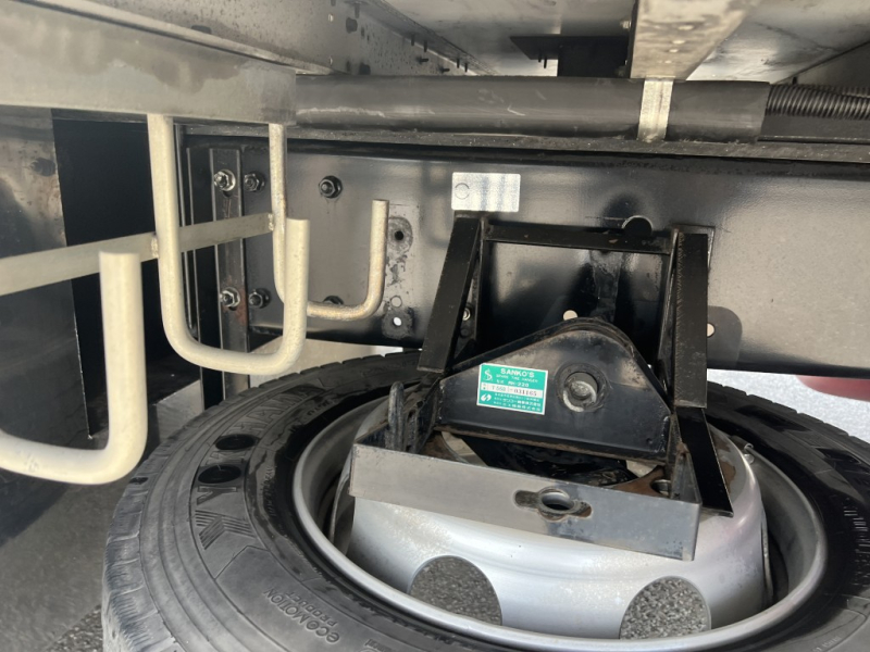 4軸低床　エアサス　パブコ　積載13.7t|中古トラックの販売・買取・査定のアイナビ