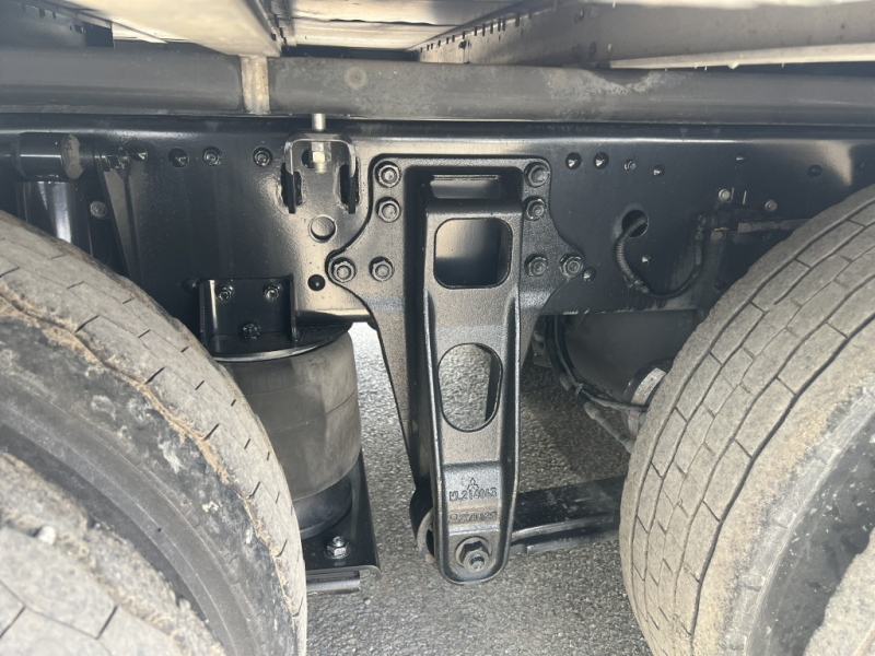 4軸低床　エアサス　パブコ　積載13.7t|中古トラックの販売・買取・査定のアイナビ