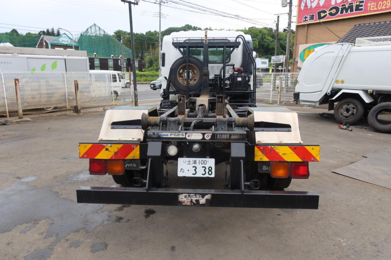 新明和製アームロール  ベッドなし　積載3900kg  CCA44-30|中古トラックの販売・買取・査定のアイナビ