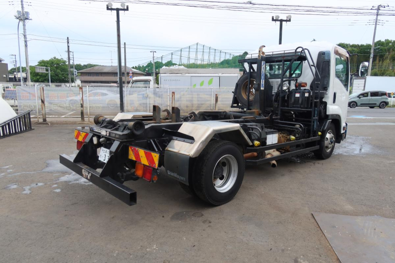 新明和製アームロール  ベッドなし　積載3900kg  CCA44-30|中古トラックの販売・買取・査定のアイナビ