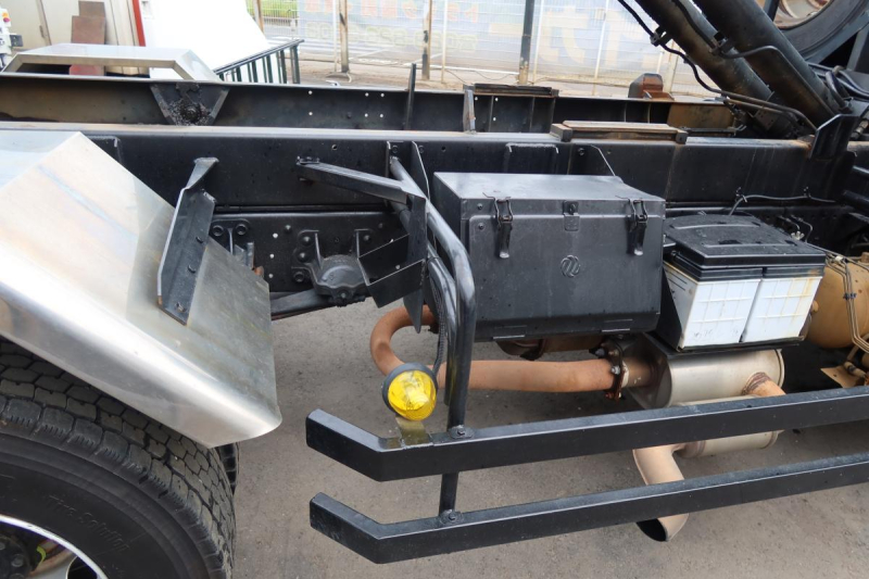 新明和製アームロール  ベッドなし　積載3900kg  CCA44-30|中古トラックの販売・買取・査定のアイナビ