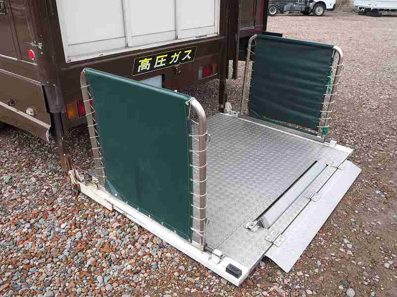 日野 デュトロ 移動福祉理美容車 拡幅スライドボディ|中古トラックの販売・買取・査定のアイナビ