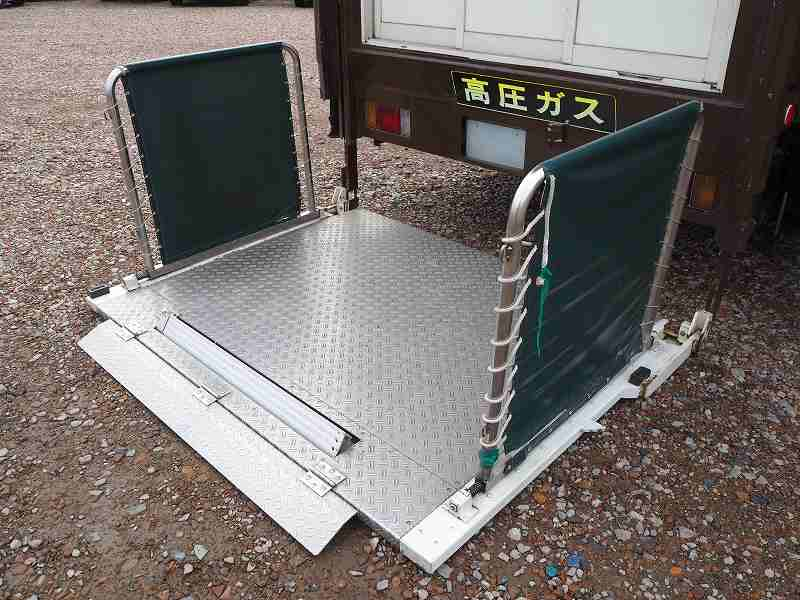 日野 デュトロ 移動福祉理美容車 拡幅スライドボディ|中古トラックの販売・買取・査定のアイナビ