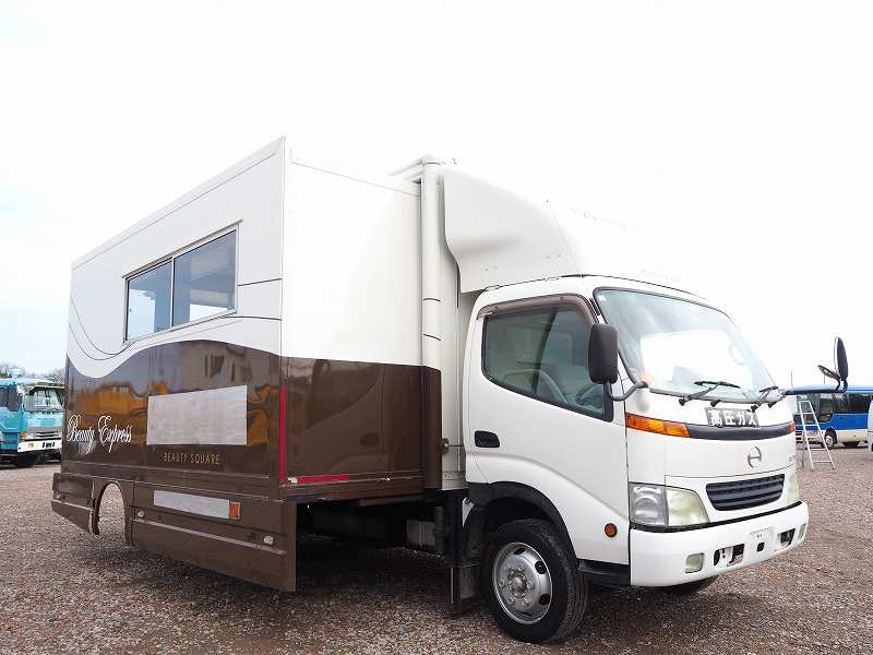 日野 デュトロ 移動福祉理美容車 拡幅スライドボディ|中古トラックの販売・買取・査定のアイナビ