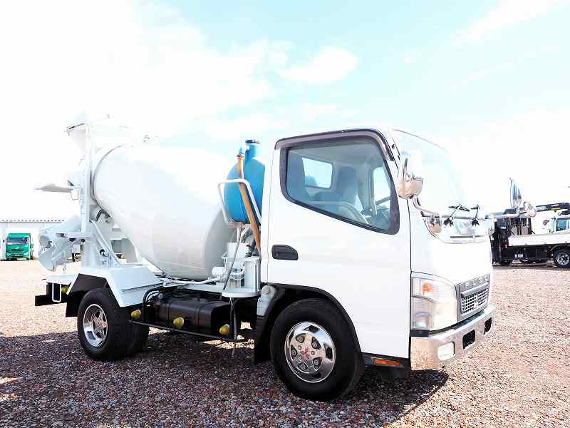 三菱ふそう キャンター 極東製 2.5立米 生コン ミキサー車|中古トラックの販売・買取・査定のアイナビ
