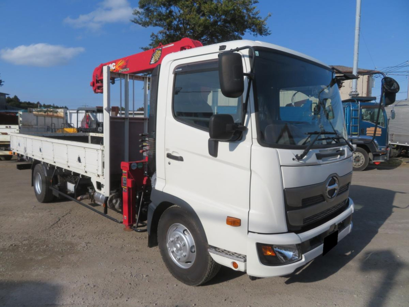 低走行 H30年 レンジャーユニック4段ラジコンクレーン走行5万|中古トラックの販売・買取・査定のアイナビ