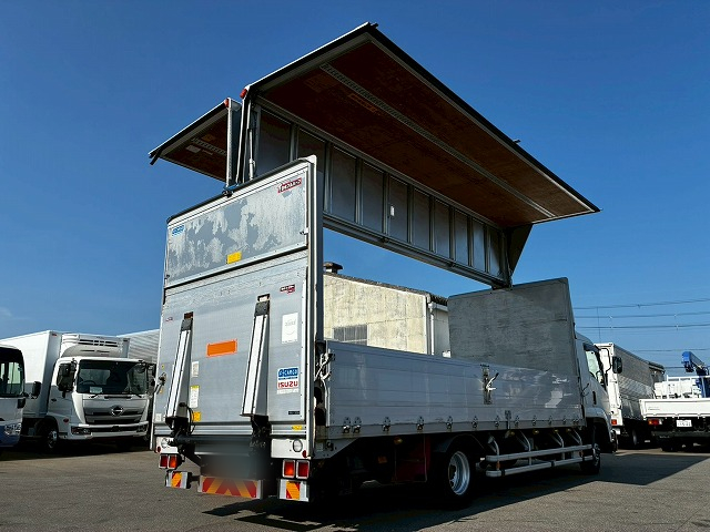 フルキャブ/ベッド付き 240馬力 6速マニュアル MT 4t 8t バン|中古トラックの販売・買取・査定のアイナビ