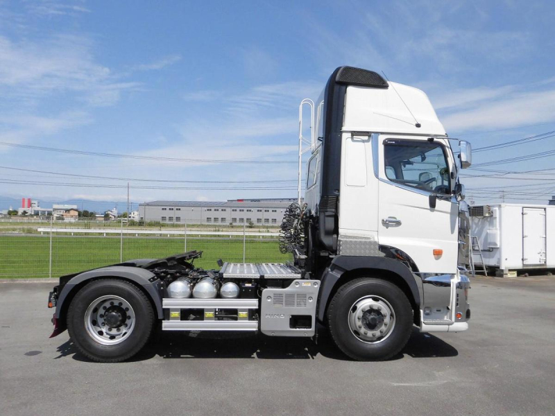令和3年　日野　ハイルーフトラクタ　450ps　7速MT　リターダー|中古トラックの販売・買取・査定のアイナビ