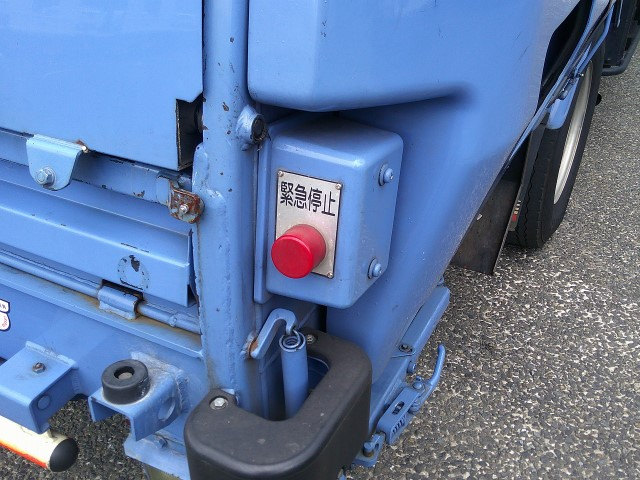 H30　日野デュトロ　プレス式塵芥車4.2立米　左スライドドア|中古トラックの販売・買取・査定のアイナビ