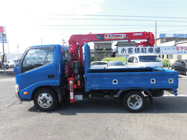 26年デュトロ1.7T10尺3段クレーン　ラジコン　フックイン|中古トラックの販売・買取・査定のアイナビ