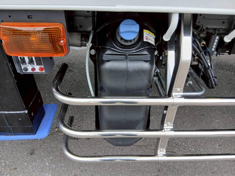 ☆未使用車　9.1mボディ　自動歩み　ウインチ　メッキパーツ|中古トラックの販売・買取・査定のアイナビ