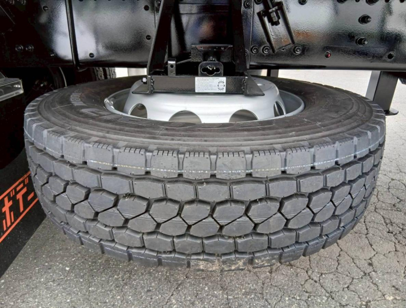 ☆未使用車　9.1mボディ　自動歩み　ウインチ　メッキパーツ|中古トラックの販売・買取・査定のアイナビ