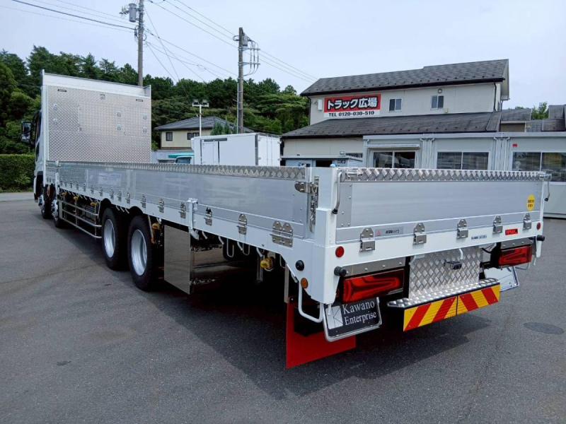☆未使用車　9.4mボディ　アルミブロック　ベット付き|中古トラックの販売・買取・査定のアイナビ