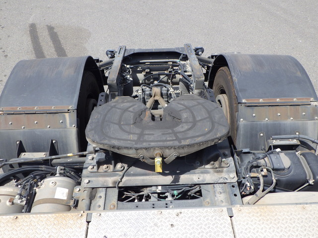 イスズ 2KG-EXD52CD Sヘッド 10t超 第5輪荷重11.5t PTO|中古トラックの販売・買取・査定のアイナビ