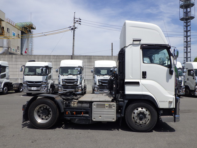 イスズ 2KG-EXD52CD Sヘッド 10t超 第5輪荷重11.5t PTO|中古トラックの販売・買取・査定のアイナビ