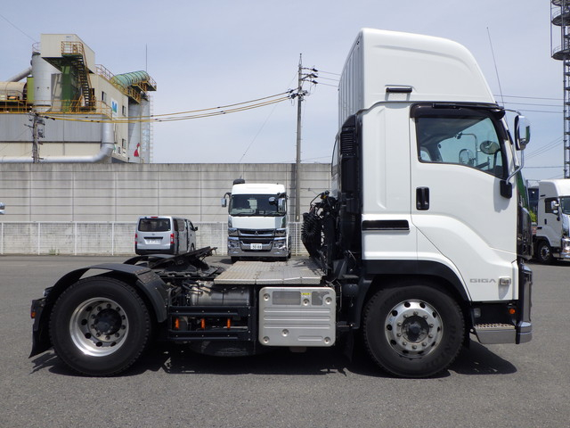 イスズ 2KG-EXD52CD Sヘッド 10t超 第5輪荷重11.5t PTO|中古トラックの販売・買取・査定のアイナビ