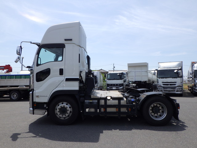 イスズ 2KG-EXD52CD Sヘッド 10t超 第5輪荷重11.5t PTO|中古トラックの販売・買取・査定のアイナビ
