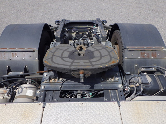 イスズ 2KG-EXD52CD Sヘッド 10t超 第5輪荷重11.5t PTO|中古トラックの販売・買取・査定のアイナビ