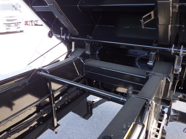 三菱 2PG-FV80VZ 深ダンプ 10t超 極東開発工業 土砂禁 2デフ|中古トラックの販売・買取・査定のアイナビ