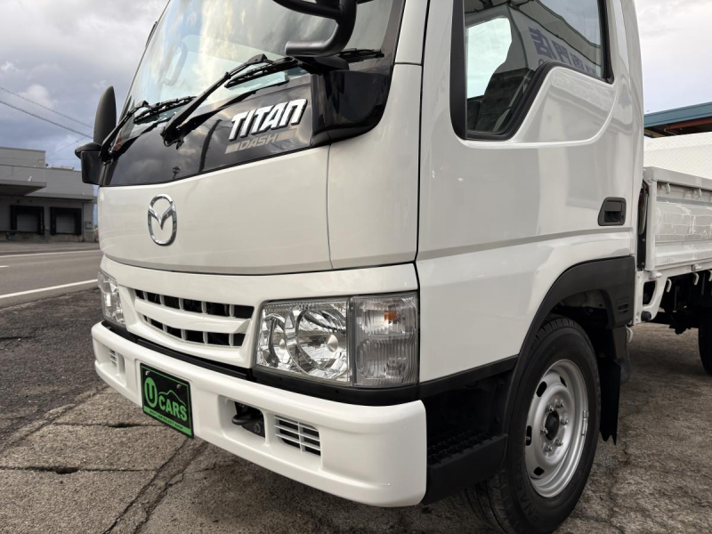 H22 タイタンダッシュ　1.3t　平ボディ　垂直パワーゲート|中古トラックの販売・買取・査定のアイナビ