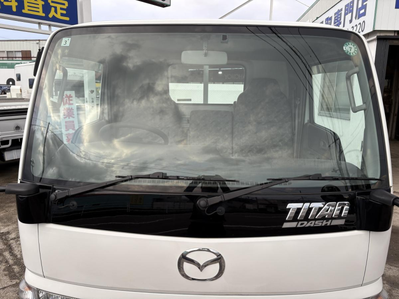 H22 タイタンダッシュ　1.3t　平ボディ　垂直パワーゲート|中古トラックの販売・買取・査定のアイナビ