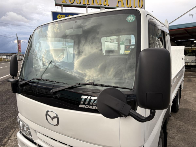 H22 タイタンダッシュ　1.3t　平ボディ　垂直パワーゲート|中古トラックの販売・買取・査定のアイナビ