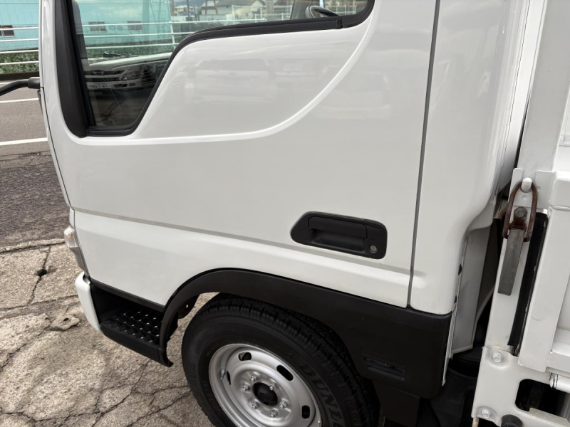 H22 タイタンダッシュ　1.3t　平ボディ　垂直パワーゲート|中古トラックの販売・買取・査定のアイナビ