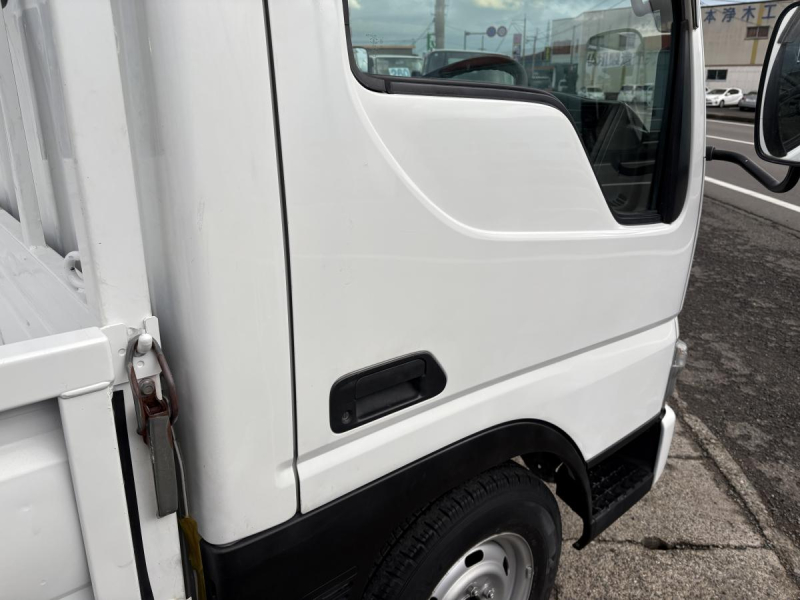 H22 タイタンダッシュ　1.3t　平ボディ　垂直パワーゲート|中古トラックの販売・買取・査定のアイナビ