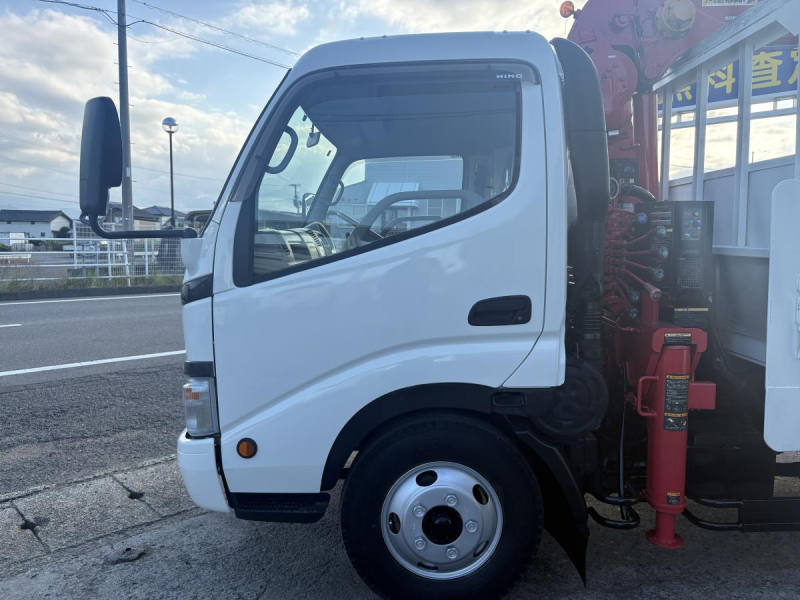 H17　デュトロ　2t　3段クレーン付|中古トラックの販売・買取・査定のアイナビ