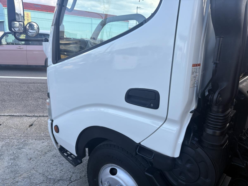 H17　デュトロ　2t　3段クレーン付|中古トラックの販売・買取・査定のアイナビ
