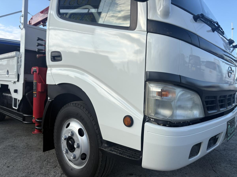 H17　デュトロ　2t　3段クレーン付|中古トラックの販売・買取・査定のアイナビ
