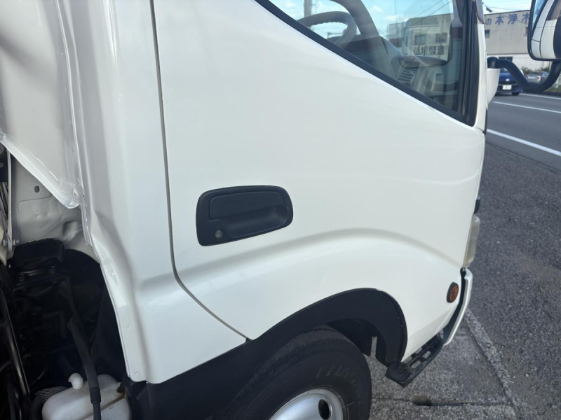 H17　デュトロ　2t　3段クレーン付|中古トラックの販売・買取・査定のアイナビ