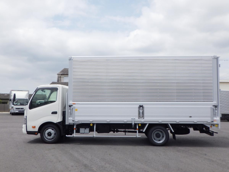 未使用車 ワイド超ロング 全低床 積載3.45t 車輌総重量7,425kg|中古トラックの販売・買取・査定のアイナビ