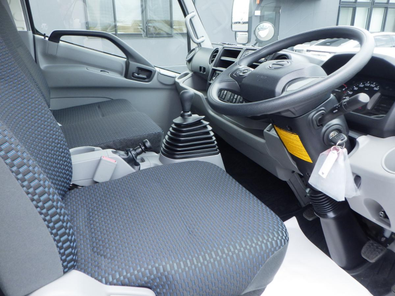 未使用車 ワイド超ロング 全低床 積載3.45t 車輌総重量7,425kg|中古トラックの販売・買取・査定のアイナビ