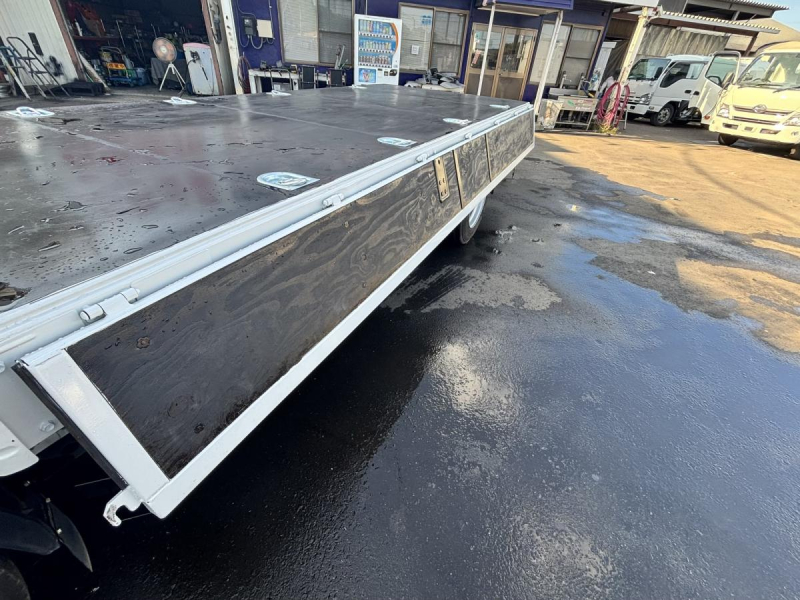 標準ロング平ボディー　積載4000kg　AT車　床鉄板張り|中古トラックの販売・買取・査定のアイナビ