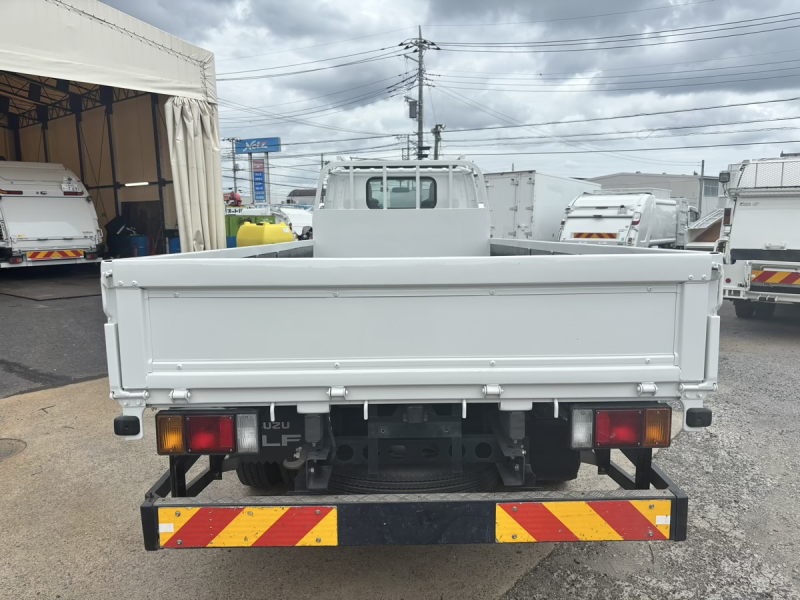 エルフ　標準ロング平ボディー　積載4000kg　AT車|中古トラックの販売・買取・査定のアイナビ