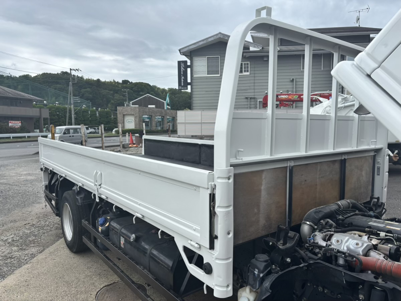エルフ　標準ロング平ボディー　積載4000kg　AT車|中古トラックの販売・買取・査定のアイナビ