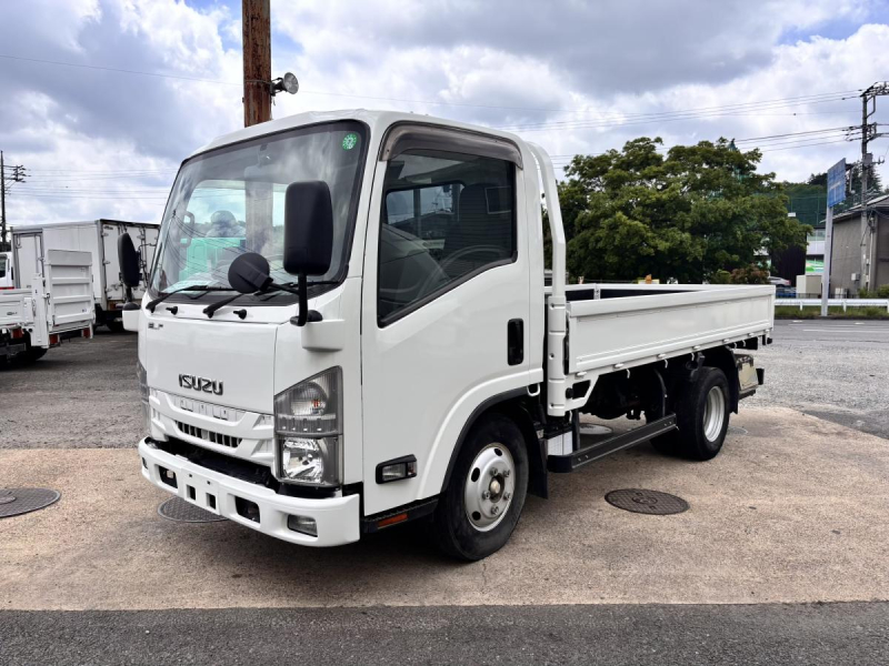 エルフ　標準幅　セミロング　平ボディー　積載3000kg　AT車|中古トラックの販売・買取・査定のアイナビ