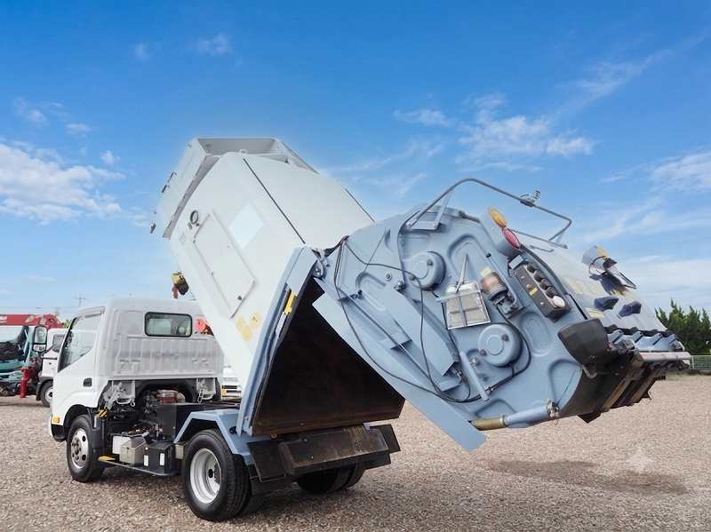 日野 デュトロ 塵芥車 巻き込み式 パッカー 4.4立米|中古トラックの販売・買取・査定のアイナビ