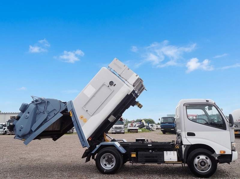 日野 デュトロ 塵芥車 巻き込み式 パッカー 4.4立米|中古トラックの販売・買取・査定のアイナビ