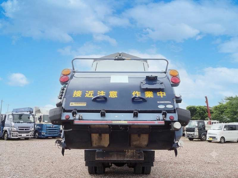 日野 デュトロ 塵芥車 巻き込み式 パッカー 4.4立米|中古トラックの販売・買取・査定のアイナビ