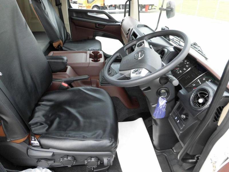 令和7年　日野    未使用車　アルミ平　エアサス　6.2ワイド|中古トラックの販売・買取・査定のアイナビ