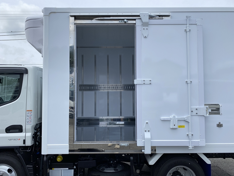 キャンター　標準10尺　-30℃設定　サイドドア付　ラッシング1段　積載2,000㎏　DUONIC|中古トラックの販売・買取・査定のアイナビ