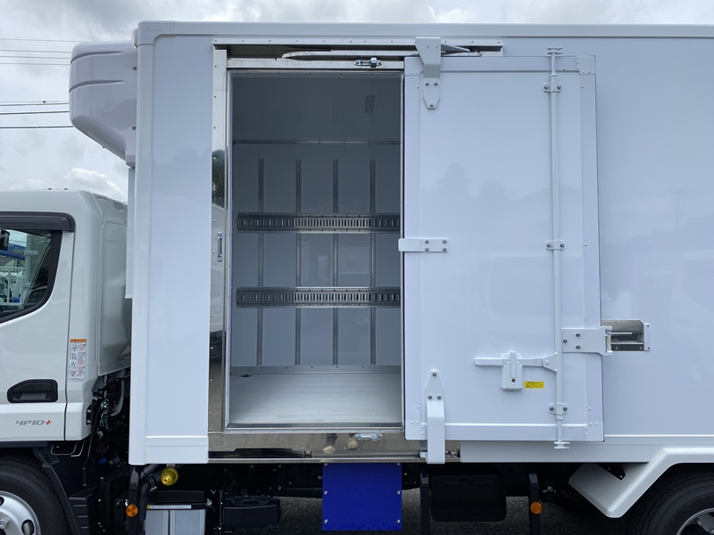 キャンター　標準ロング　-30℃設定　サイドドア　スタンバイ付　ラッシング2段　積載2,000㎏　DUONIC|中古トラックの販売・買取・査定のアイナビ