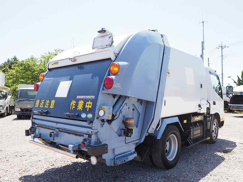 日野 デュトロ 極東開発工業 塵芥車 プレス式パッカー|中古トラックの販売・買取・査定のアイナビ