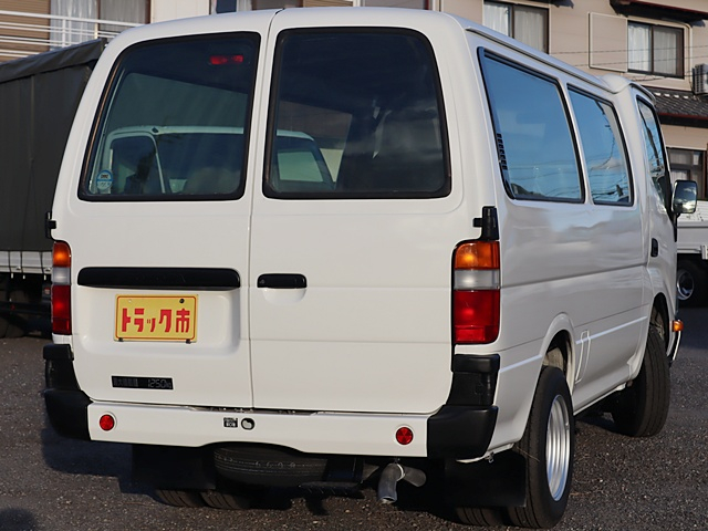 ルートバン 積載1250KG　車両総重量3425Kg|中古トラックの販売・買取・査定のアイナビ
